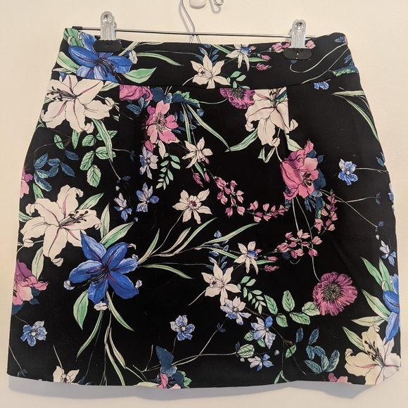 Floral Skirt - Picture 2 of 3